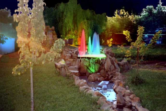 lan.JPG (34214 bytes)